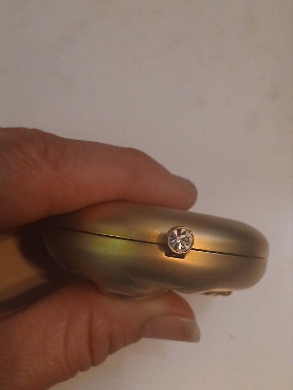 Estee Lauder Gold April Angel Compact & Powder - Picture 6 of 6